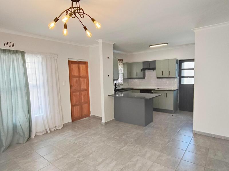 To Let 3 Bedroom Property for Rent in Vredekloof East Western Cape